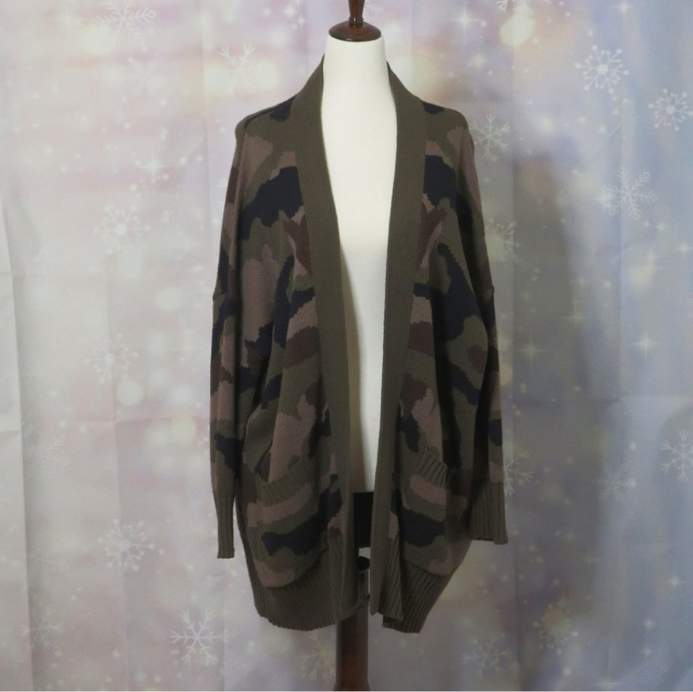 URBAN OUTFITTERS BDG Camo Parker Cardigan Sweater Size S
